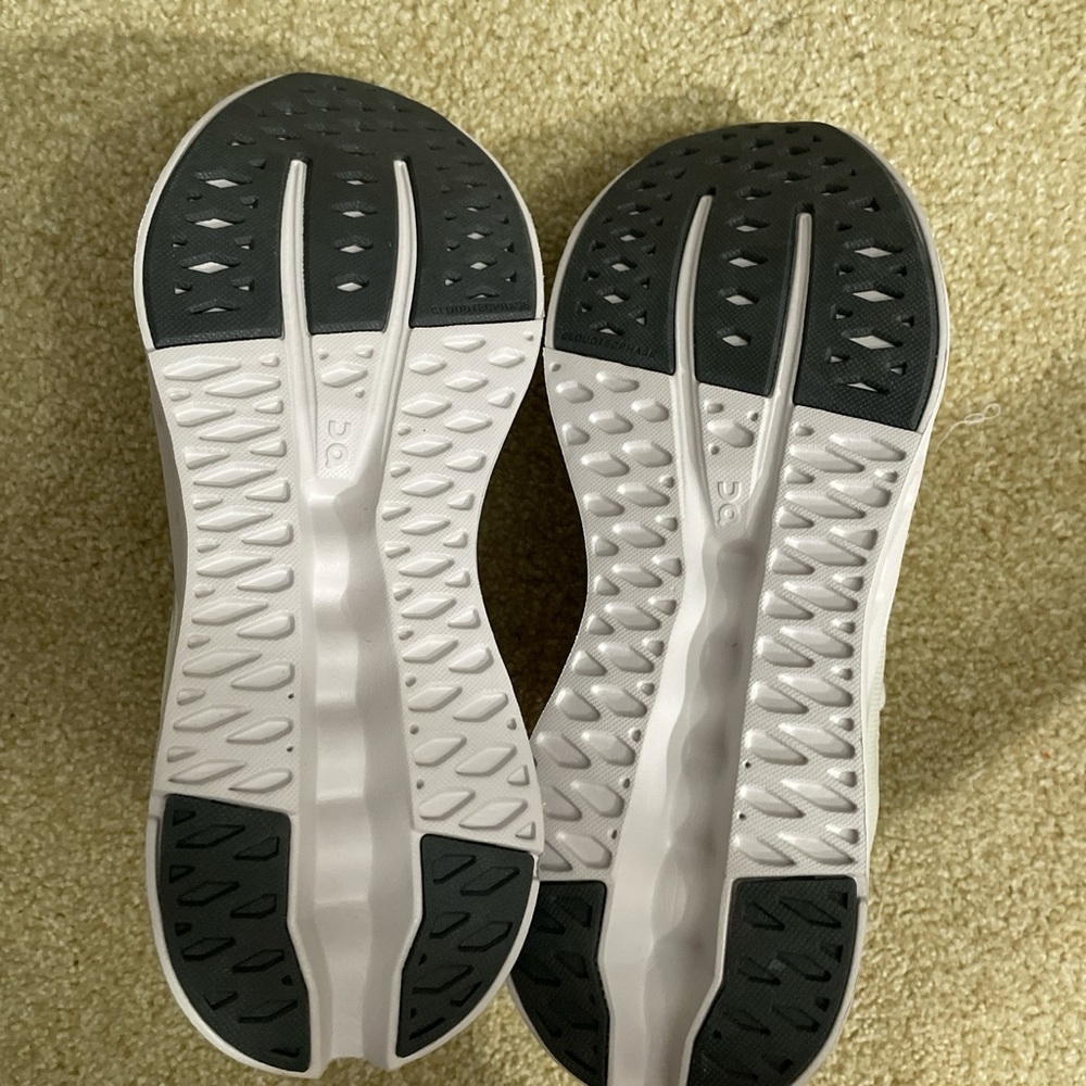 On cloud surfer “white/frost” size 9.5 women’s size 8 men’s - Picture 5 of 6